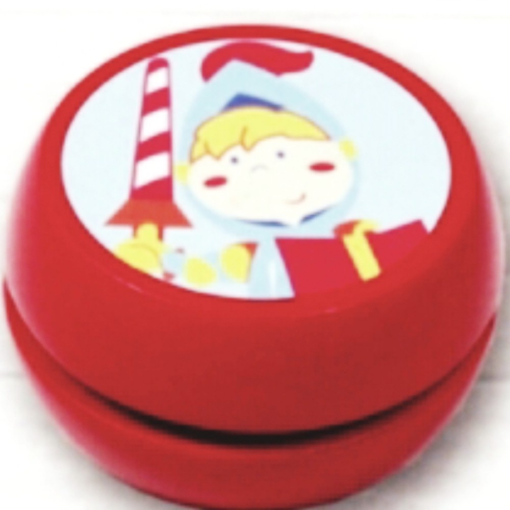 Yoyo médieval coloré en bois. Yoyo médieval coloré en bois.