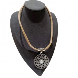 Collier liège avec étoile orientale métallique cercle de métal