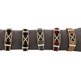 5 bracelets liège naturel avec une pièce métallique en forme d'infini.