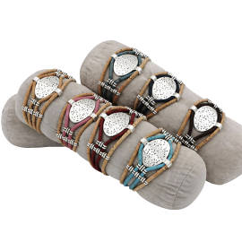 assortiment 7 bracelets coloré avec une pièce métallique ovale