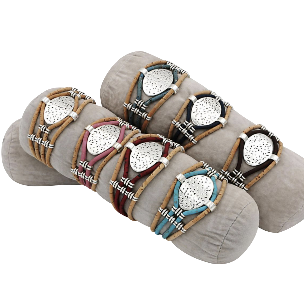 assortiment 7 bracelets coloré avec une pièce métallique ovale assortiment 7 bracelets coloré avec une pièce métallique ovale