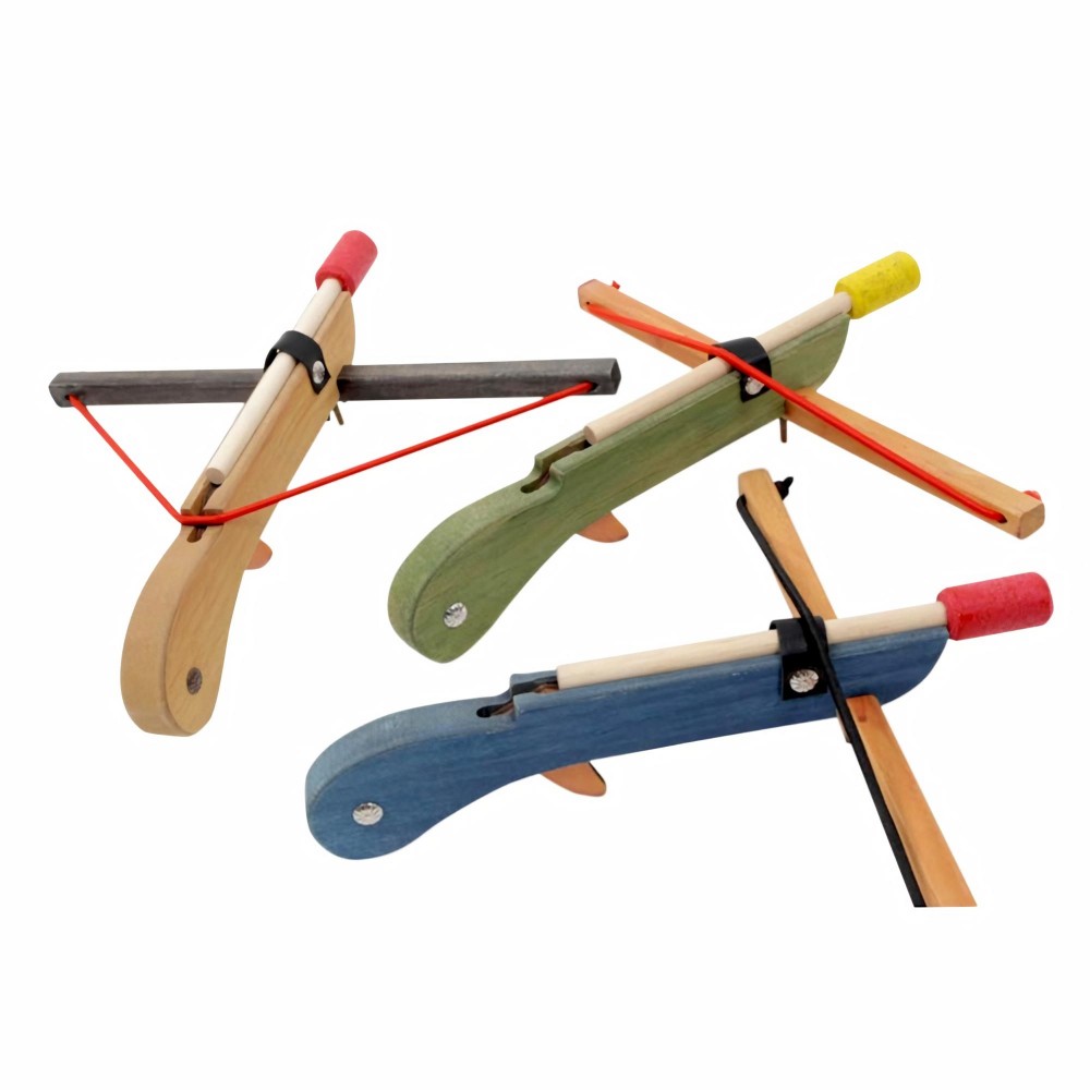 Arbalète en bois teinté et coloré Arbalète en bois teinté et coloré